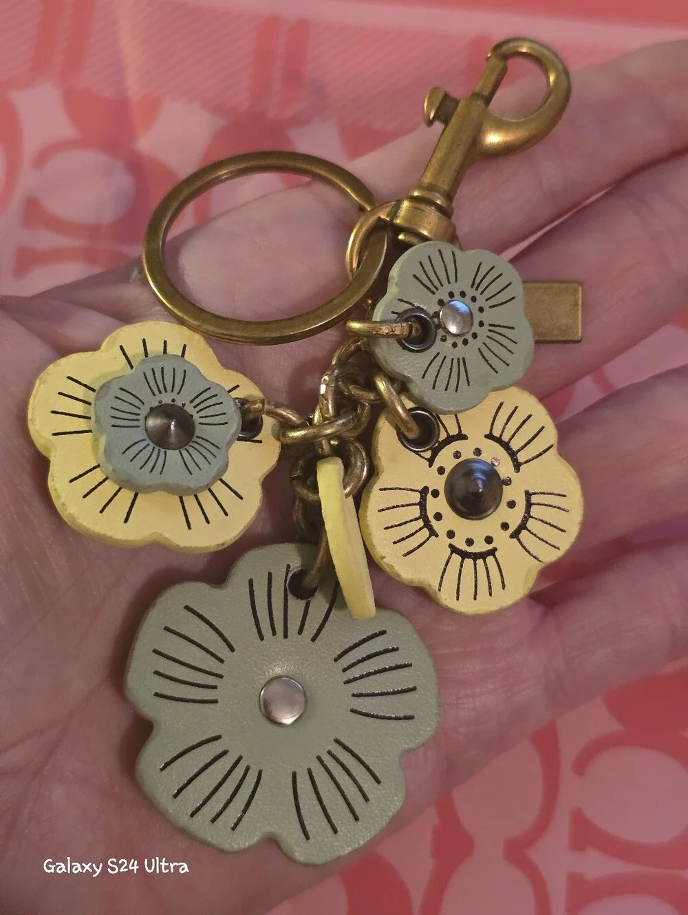 Flower Bag Charm/ Keychain NEW
